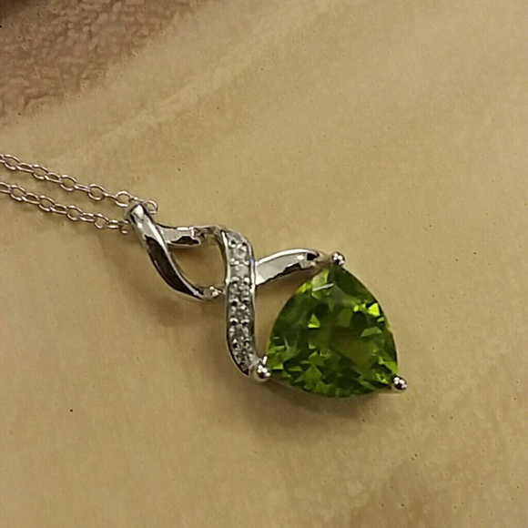 4 CARAT PERIDOT  NECKLACE - Picture 6 of 8